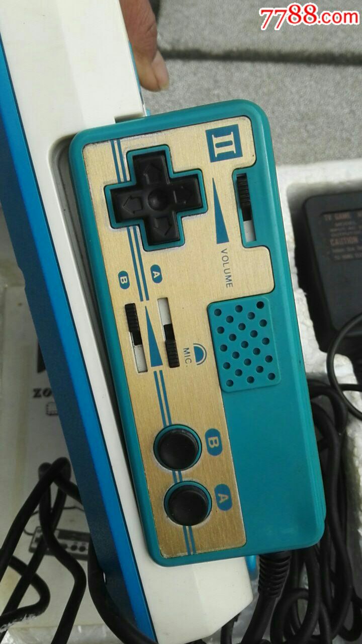 胜天8800型游戏机,带一张卡