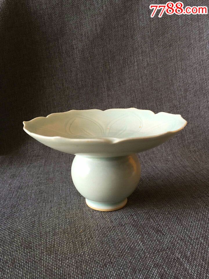 宋瓷影青刻花渣斗