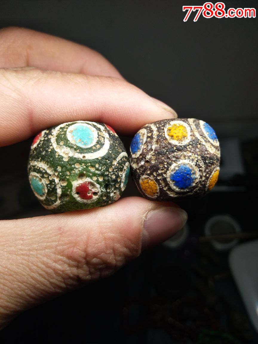 战国琉璃蜻蜓眼两颗看看