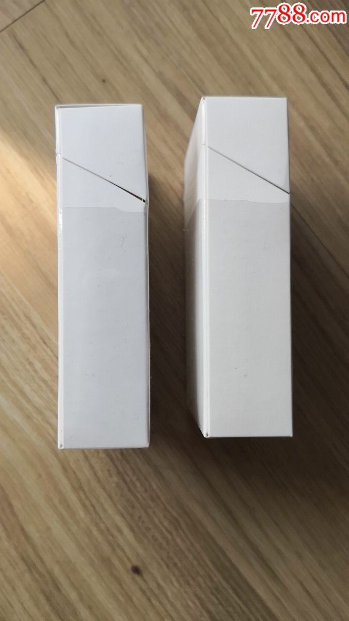 黄鹤楼空盒二种(s6-6,s7-3非卖品试制品)