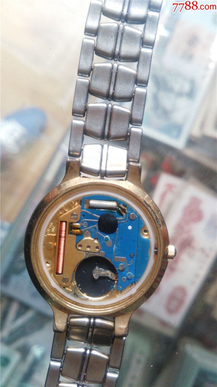 镀金原装瑞士尼维达下天窗日历石英表机芯955-412