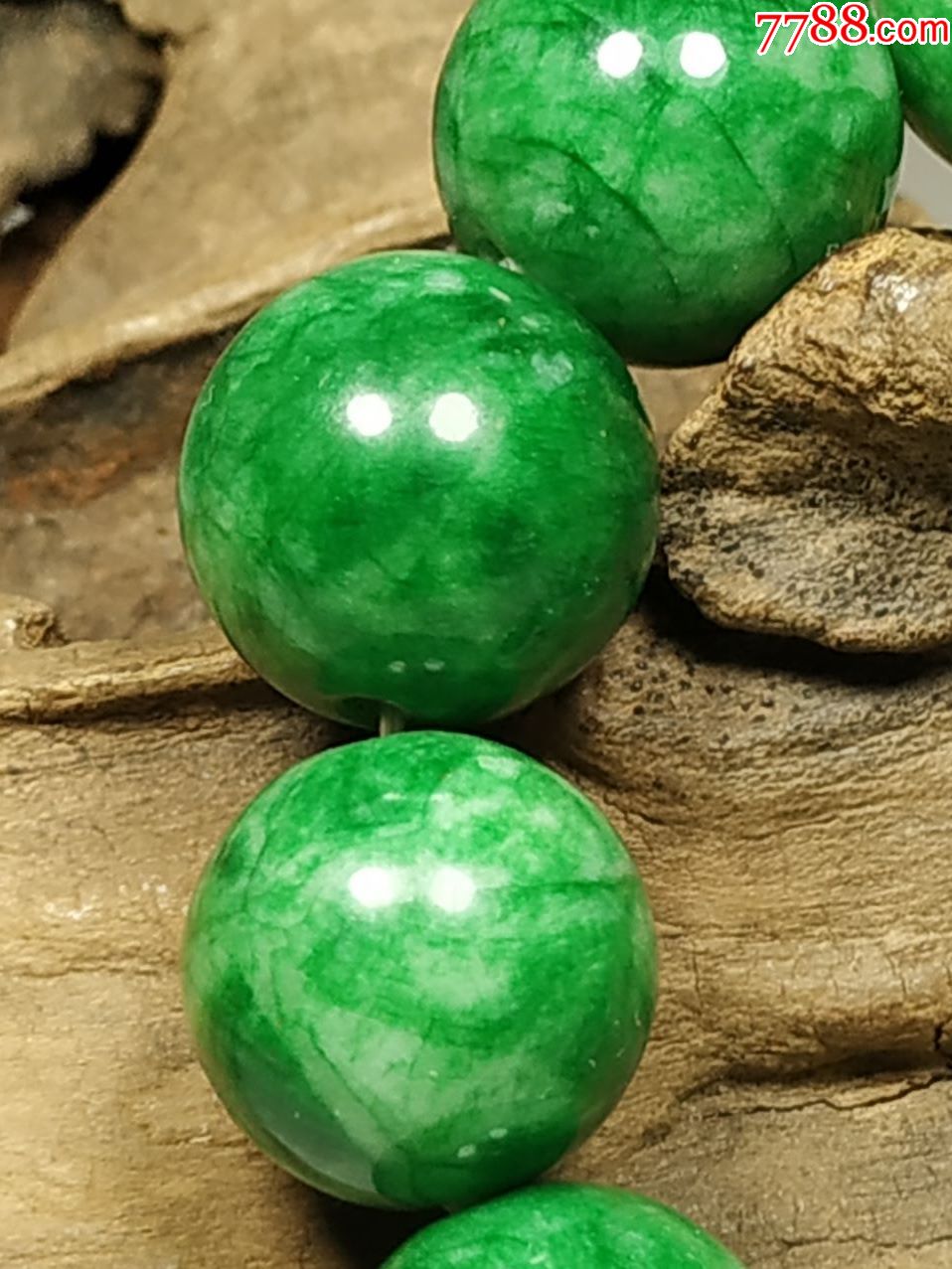 精品缅甸铁龙生翡翠圆珠手串