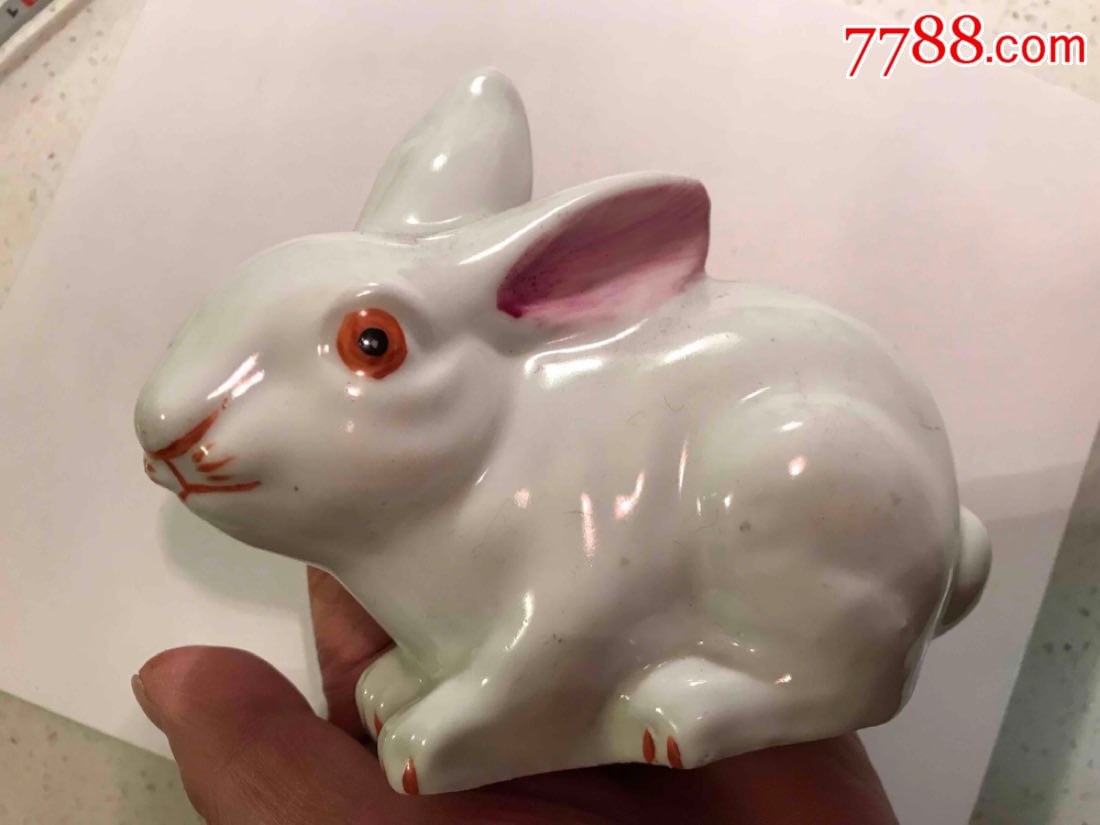 50年代瓷兔子造型生动