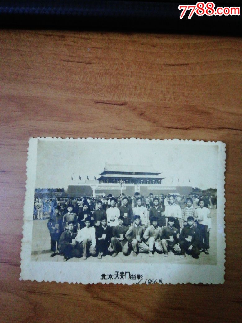 三十七年￥208品99军人国庆留影￥808品99女戏曲演员￥3508品99