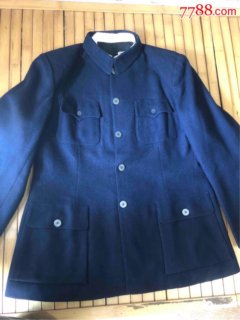 图片即可轻松放大,缩小更多"中山装"商品>>>>99五十年老式中山装8品