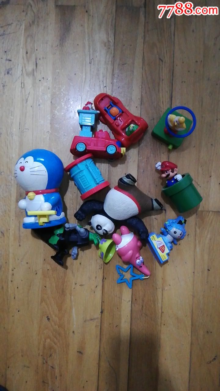 肯德基玩具一堆
