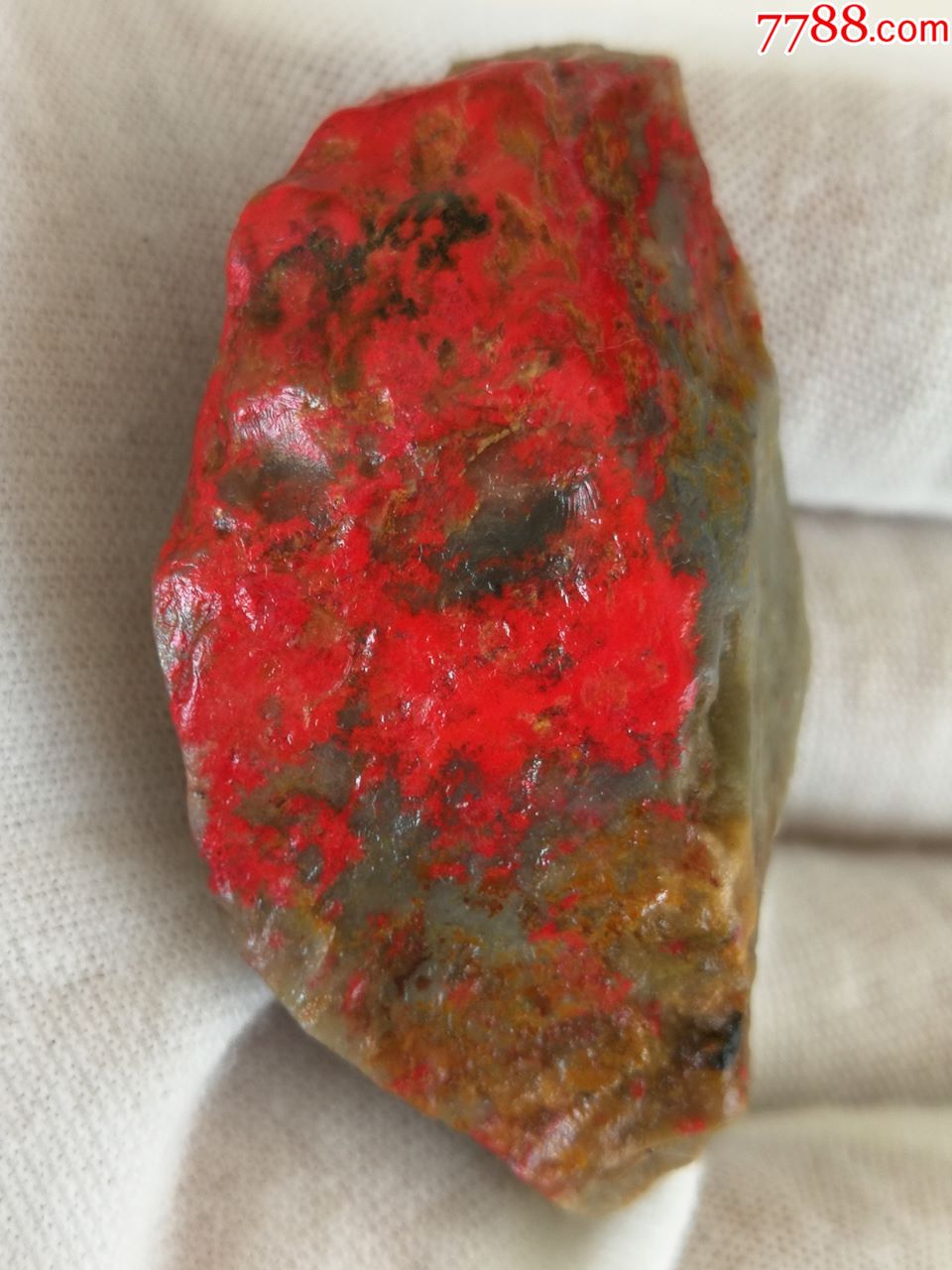 30g鸡血石原石毛料(生血处软玉地其它硬地)