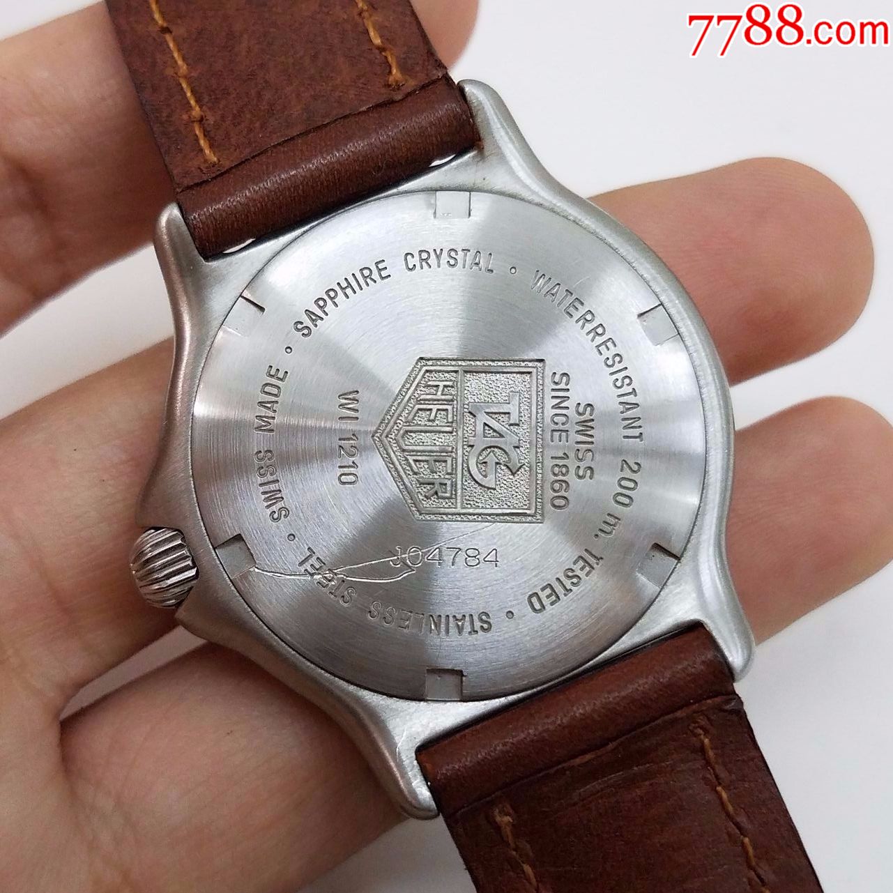 瑞士泰格豪雅石英中性男表【瑞士v8认证机芯】【活动旋转外圈】【夜光