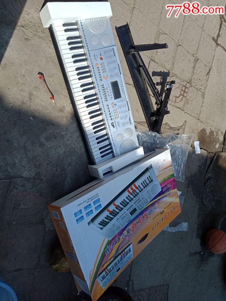 61键发光键教学电子琴《永美牌》