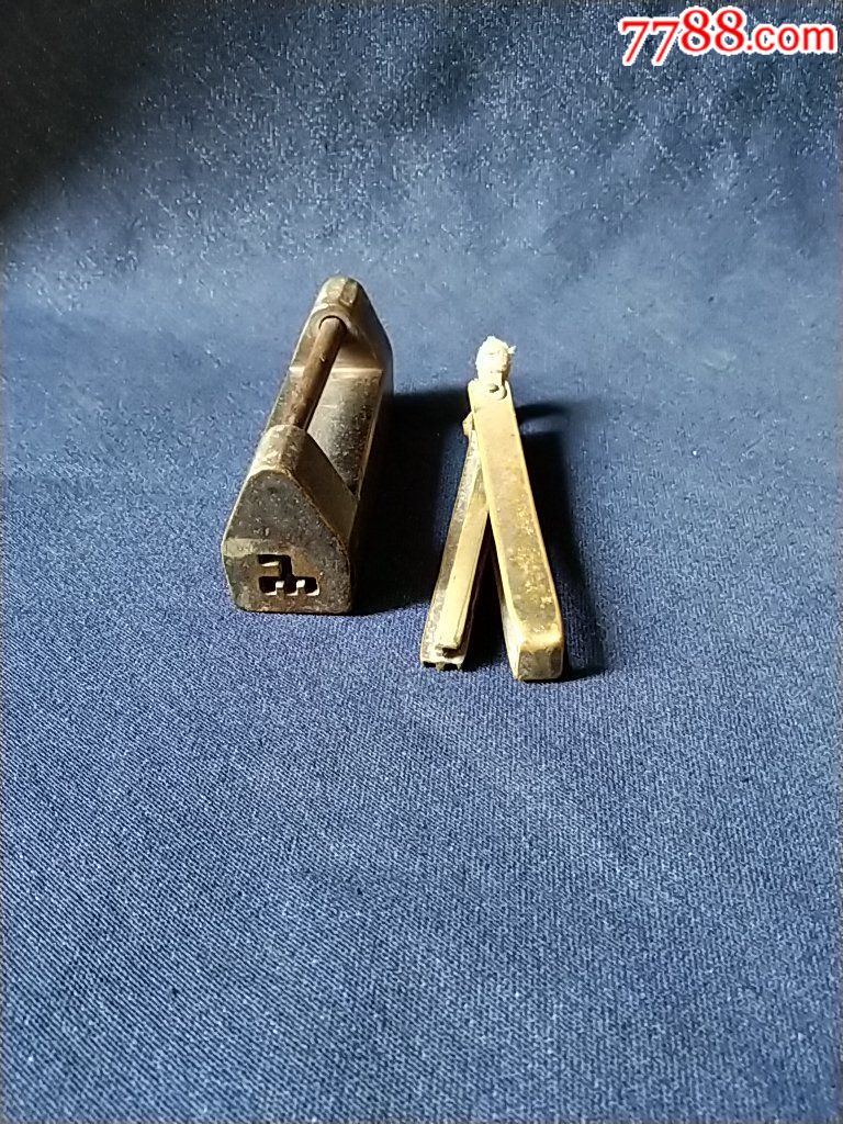 清朝结构复杂铜锁锁匙一套_铜锁/铜钥匙_第1张