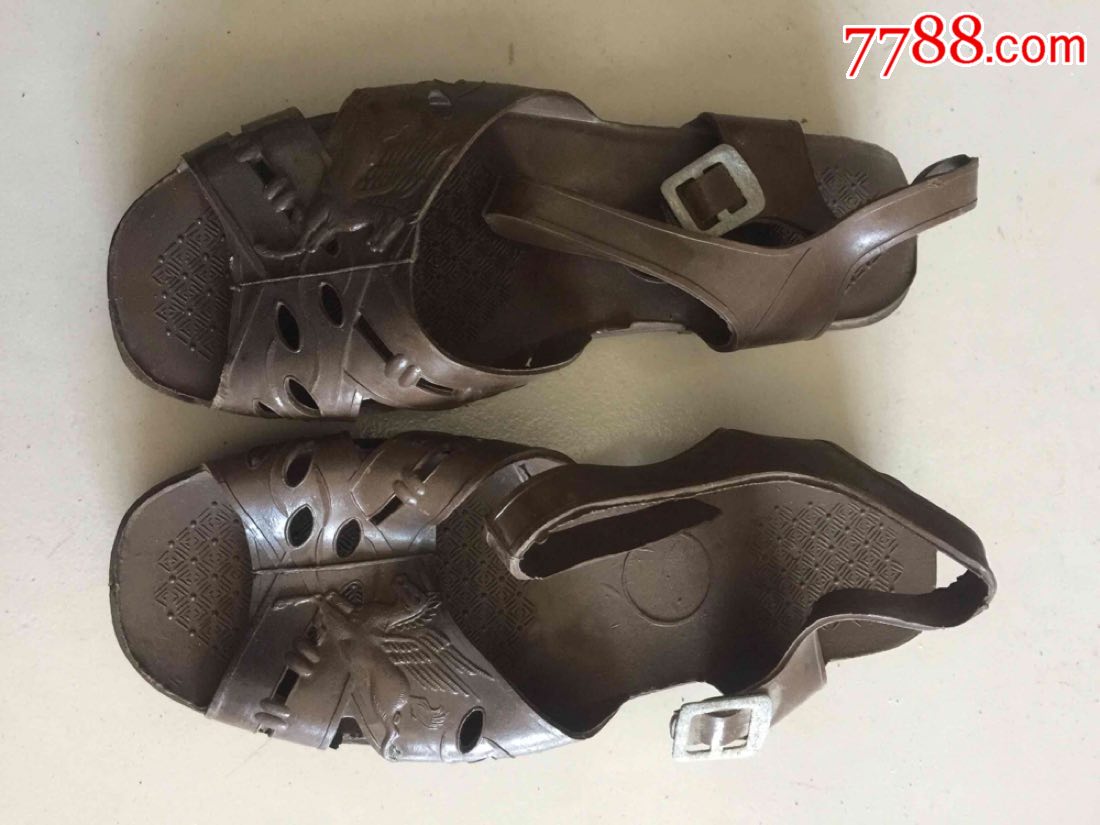 怀旧主题老物件收藏8090年代塑料凉鞋