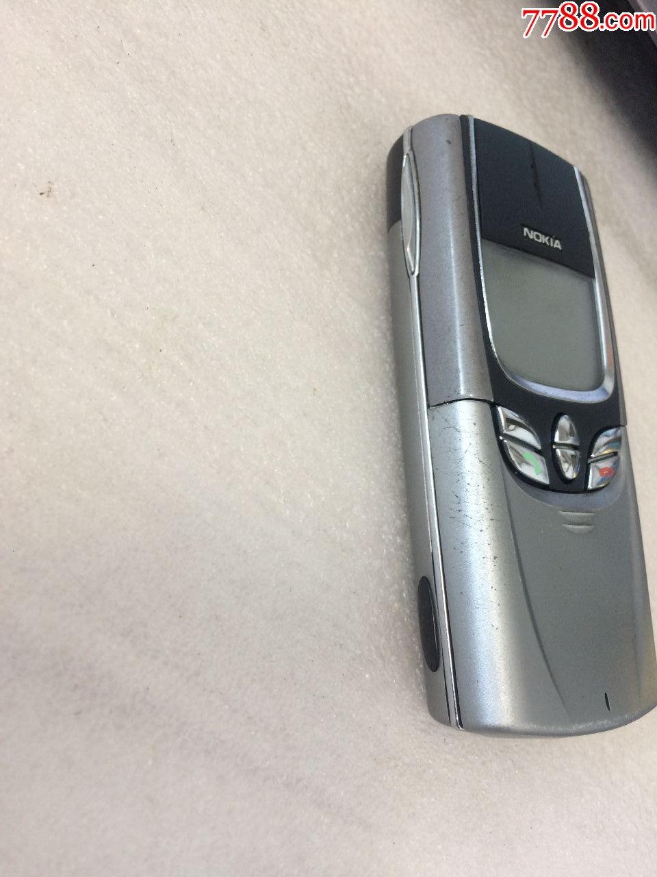 一个经典收藏金色诺基亚nokia,8850滑盖手机.