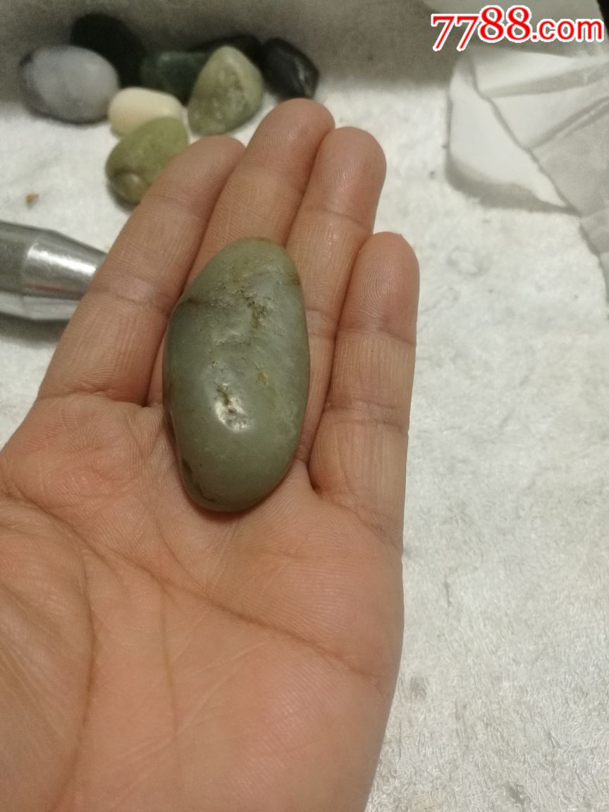 新疆和田玉青白玉籽料原石