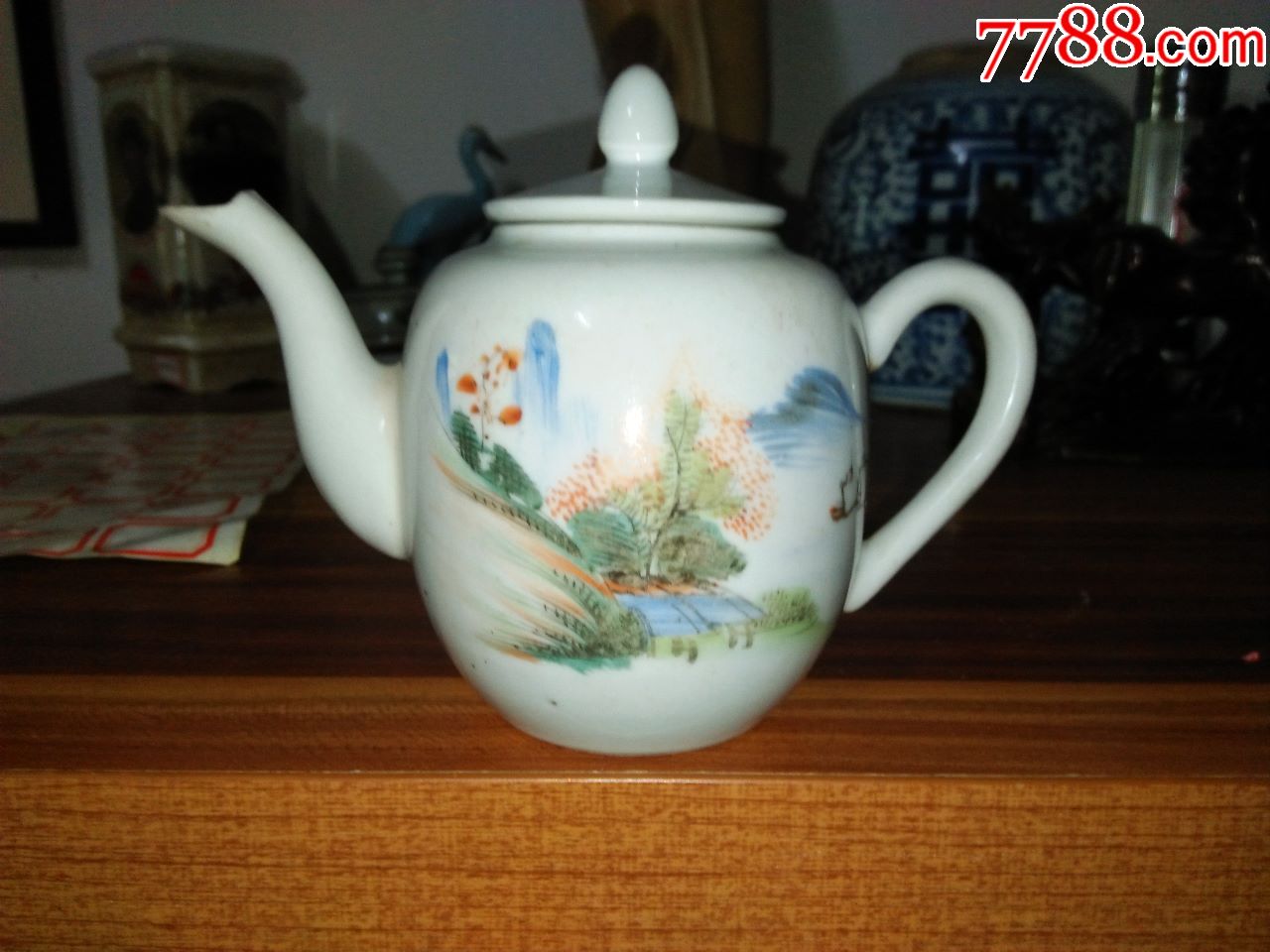 民国带底款"江西段新兴出品"的【浅绛彩山水】小壶