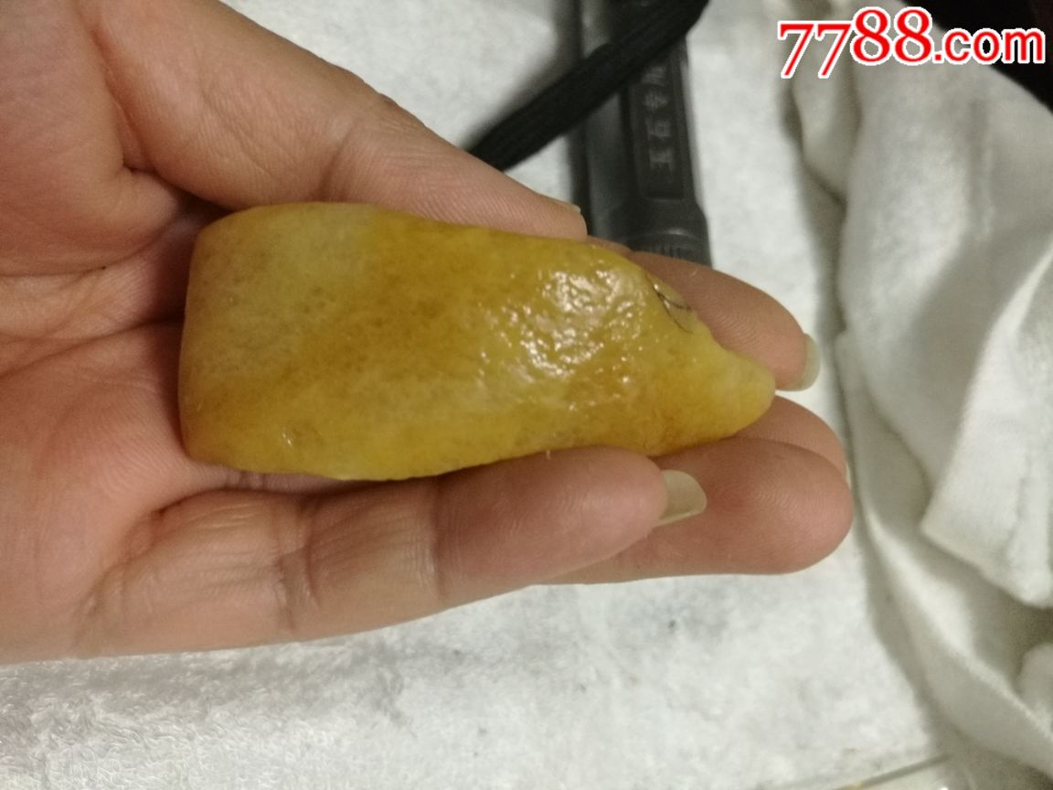 新疆金丝玉鸡油黄籽料原石