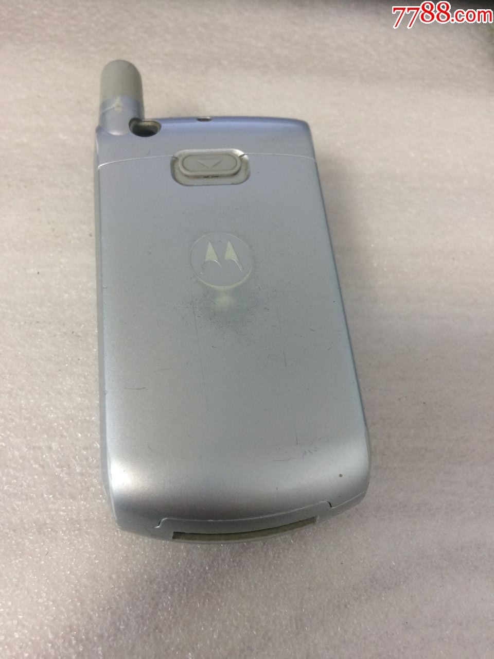 一台经典收藏摩托罗拉t720翻盖手机