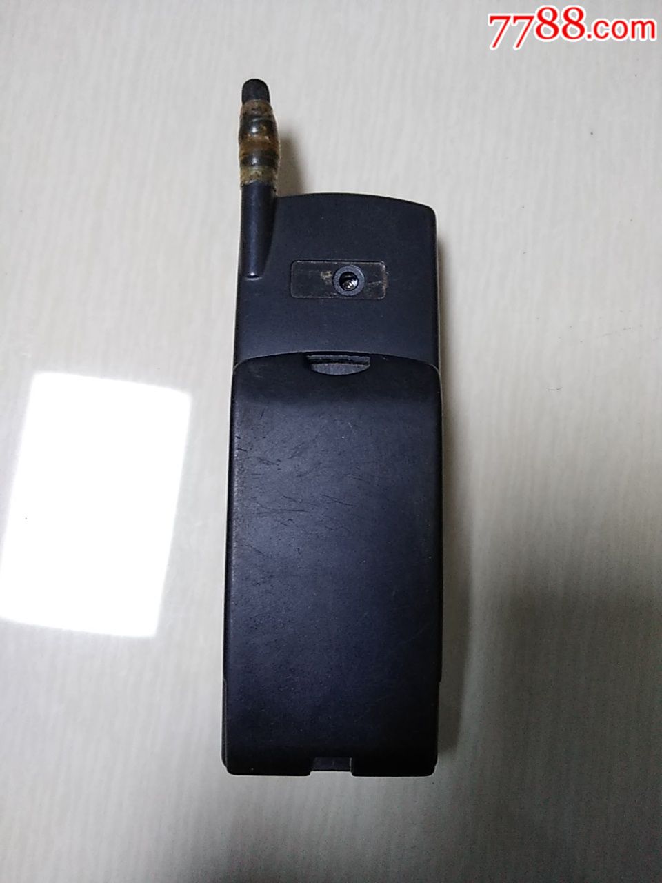 诺基亚8110老手机一个!俗称月亮船或者香蕉机!