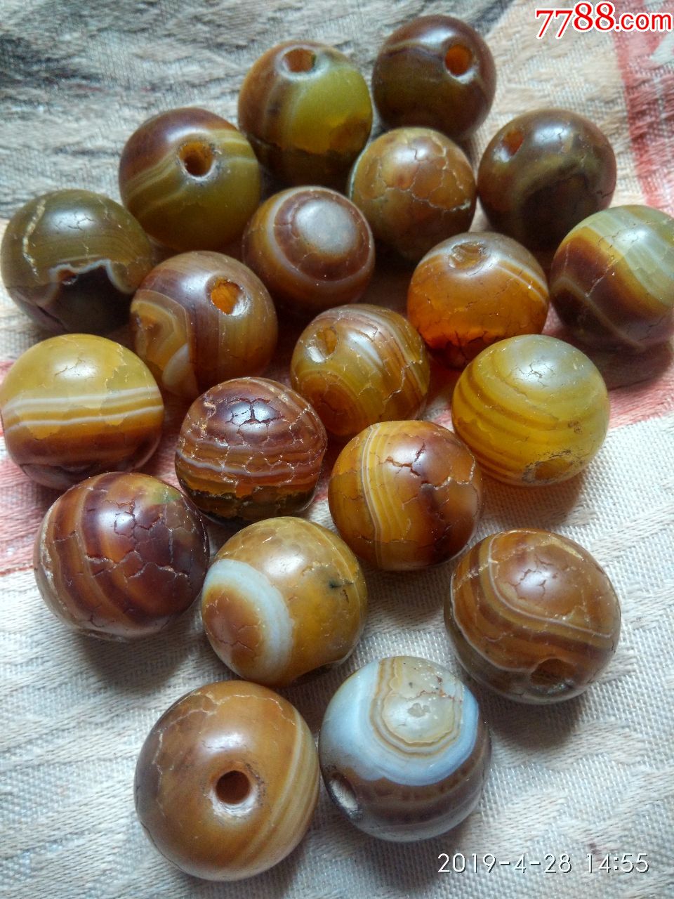 20粒高古土出老玛瑙珠子,包邮.
