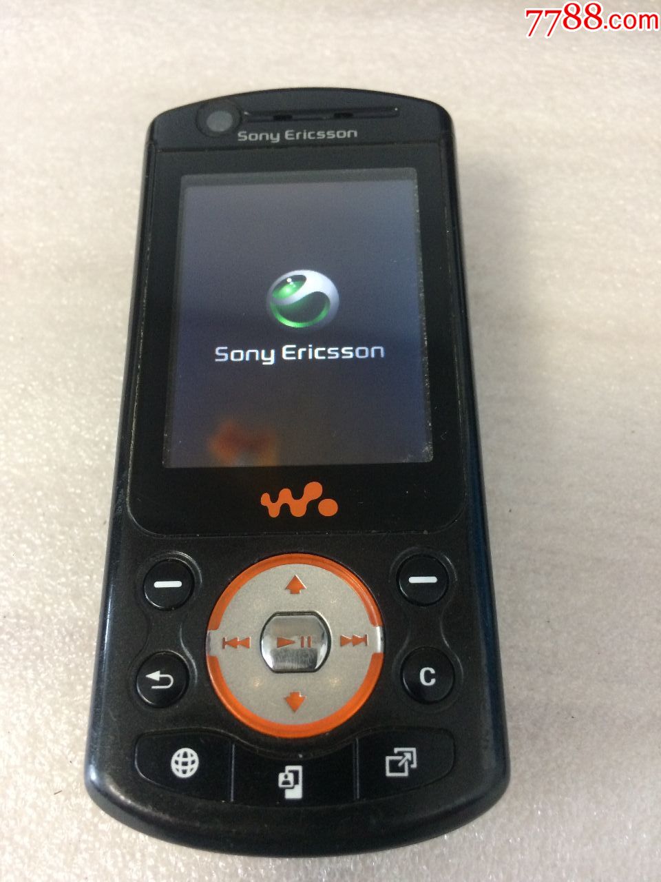 一个经典收藏情怀索尼爱立信w900i滑盖手机(回馈客户手机包邮)