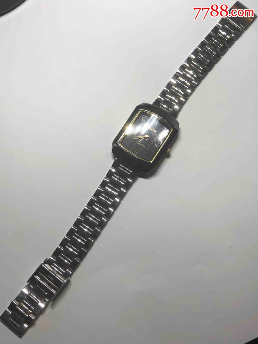 日本keste石英男表表盘28.5*39mm厚8.5mm日本机芯镶钻日本售价90