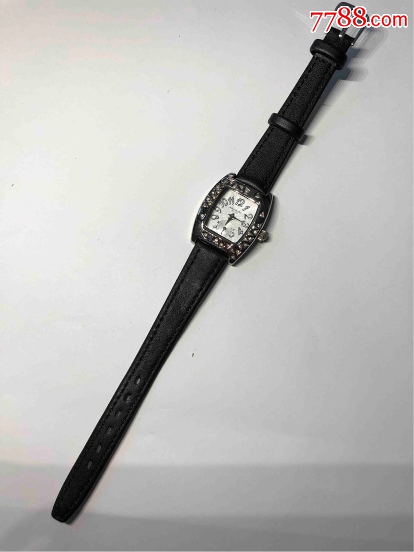 意大利品牌alessandraolla时尚女表镶钻表盘25*27mm厚9mm走