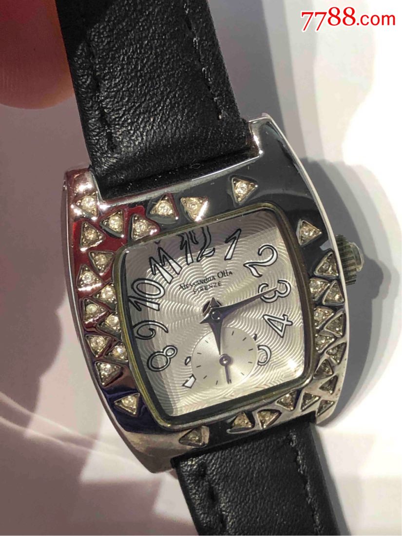 意大利品牌alessandraolla时尚女表镶钻表盘25*27mm厚9mm走