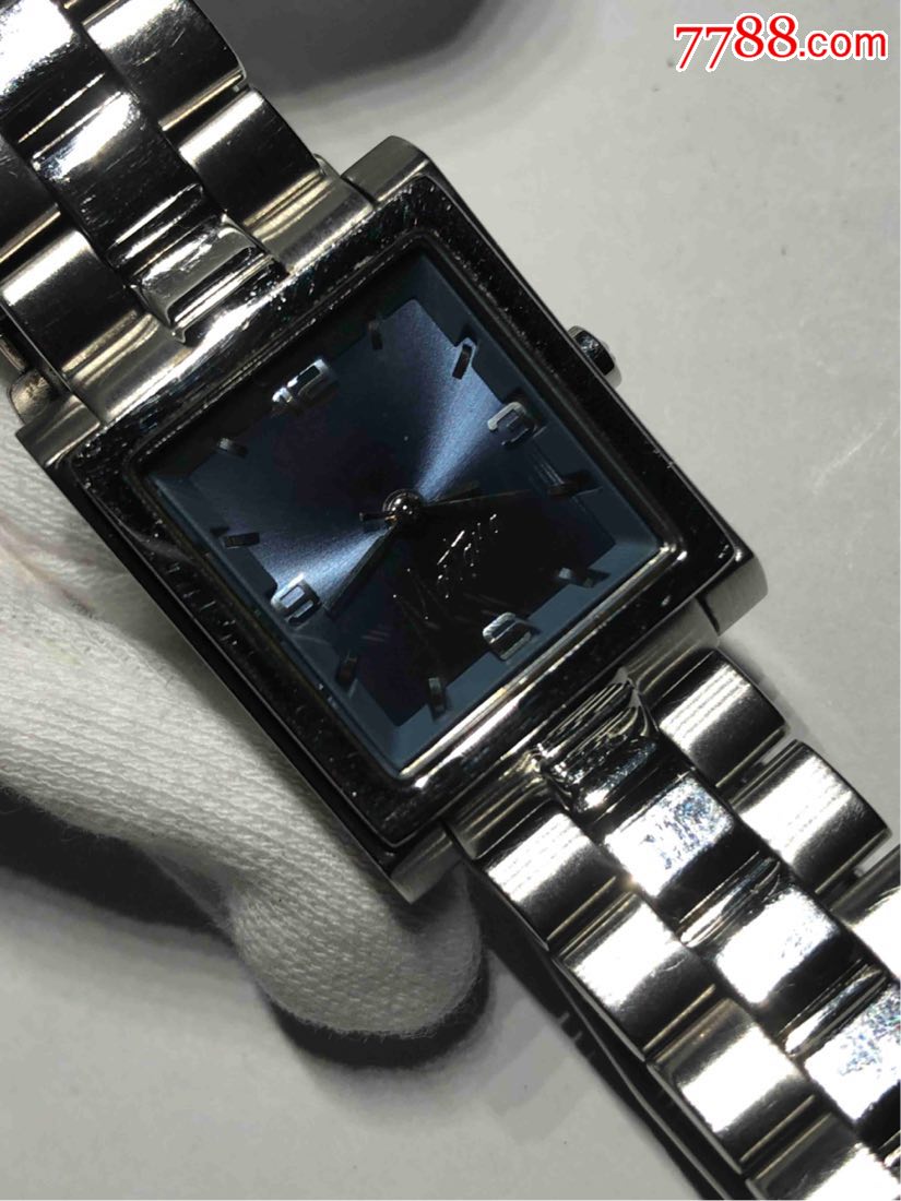 法国montana石英女表表盘22*27mm厚7.5mm表带长17cm走时精准