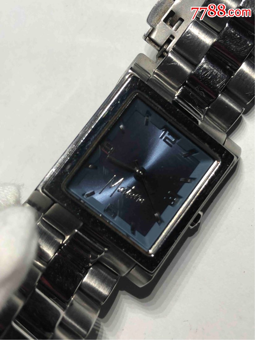 法国montana石英女表表盘22*27mm厚7.5mm表带长17cm走时精准