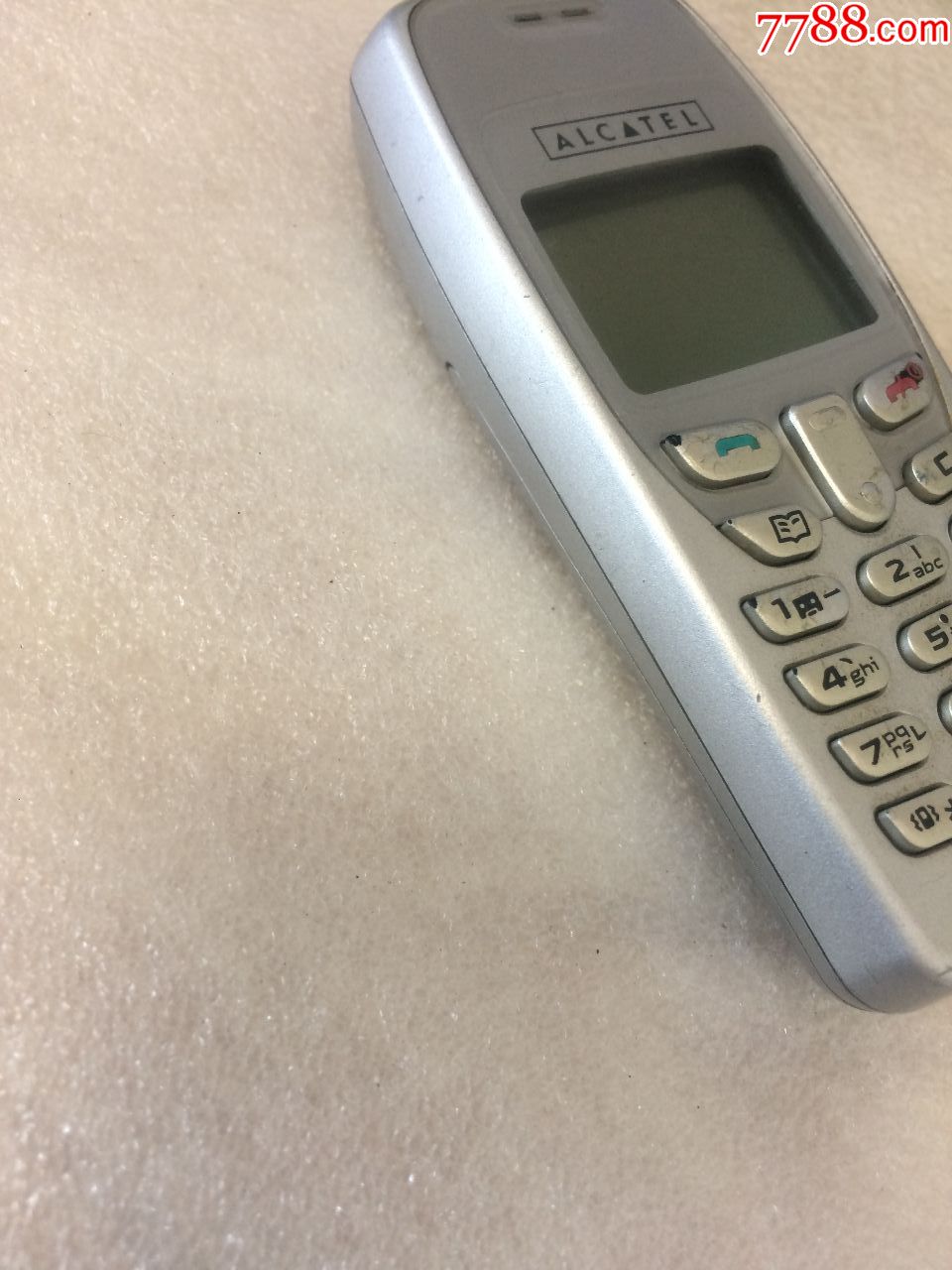 一台经典收藏阿尔卡特alcatel,ot320直板手机(回馈顾客手机包邮)