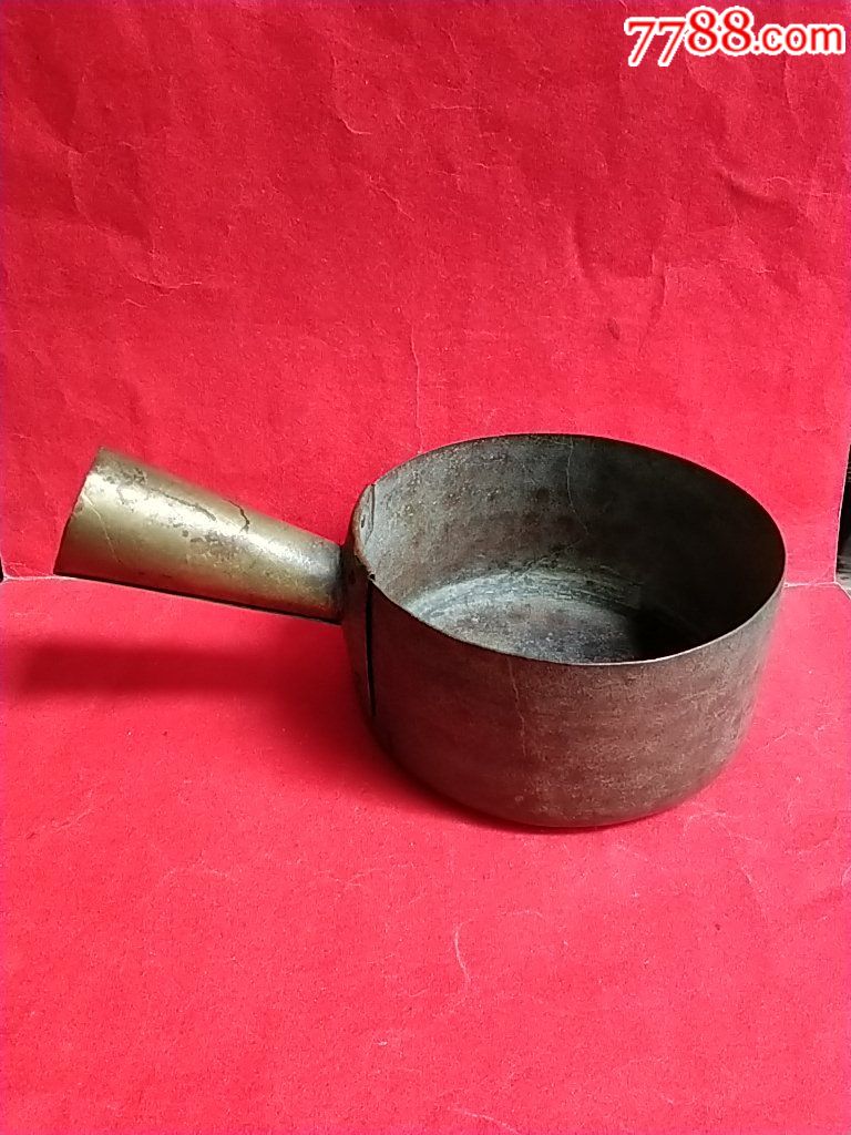 5品99民国大铜水瓢(水壳)￥208品99清代黄铜勺子￥309品99民国