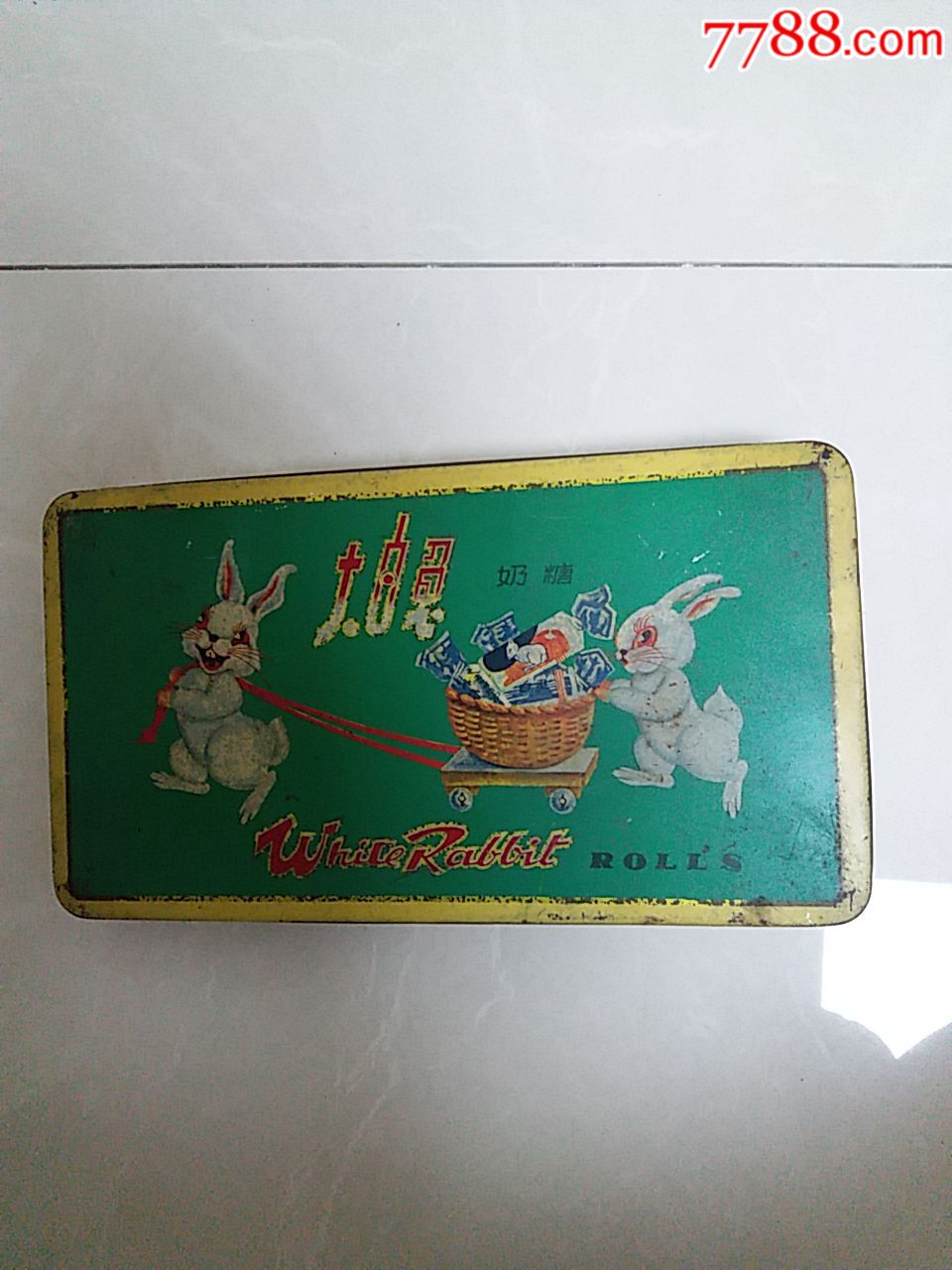 大白兔奶糖铁盒