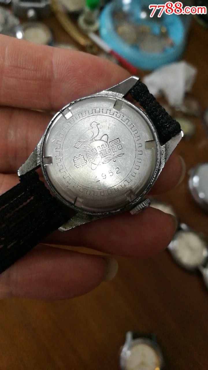 后盖有和平鸽的华城表-手表/腕表【7788钟表收藏】