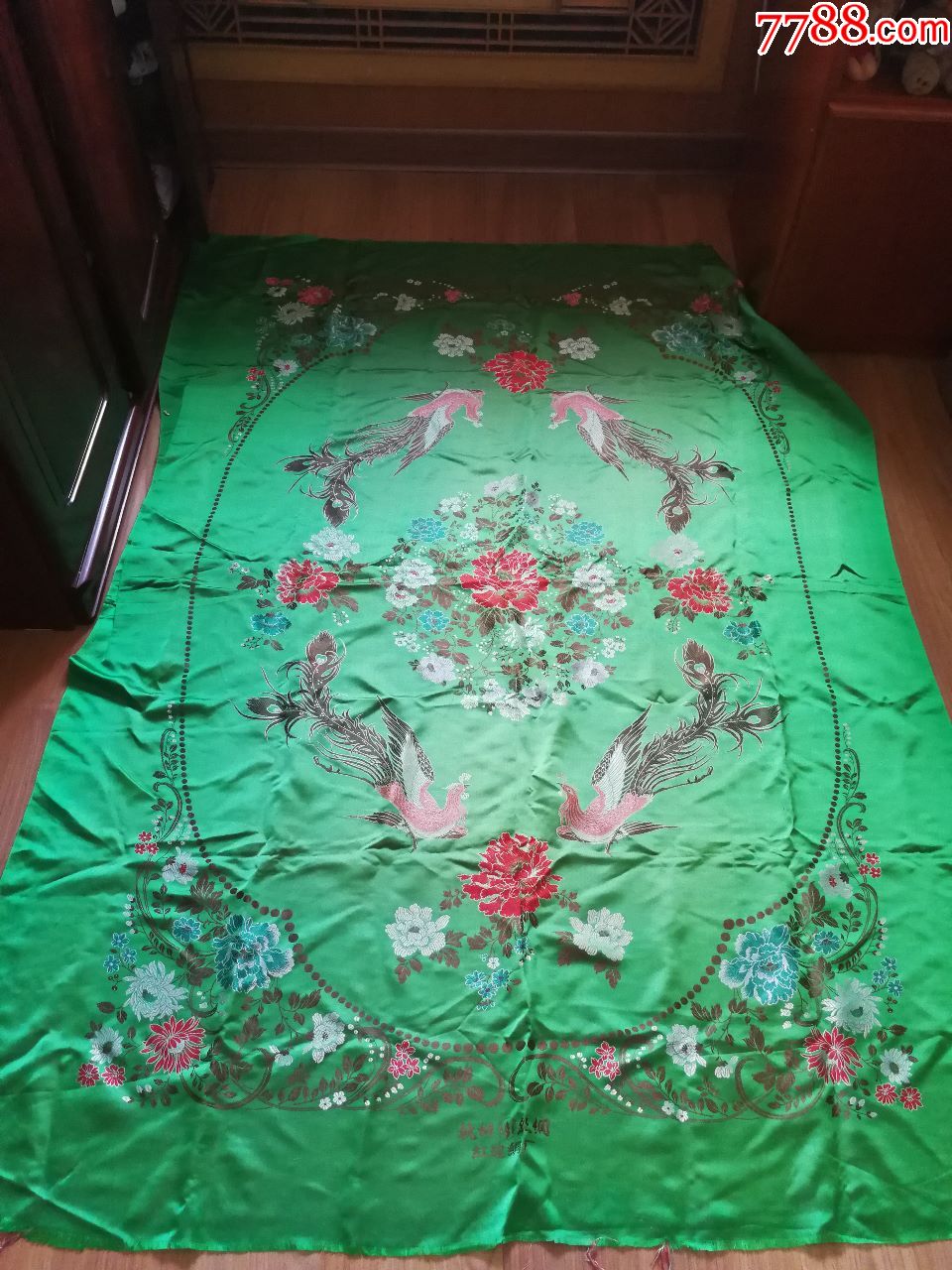 老式花鸟织锦缎被面