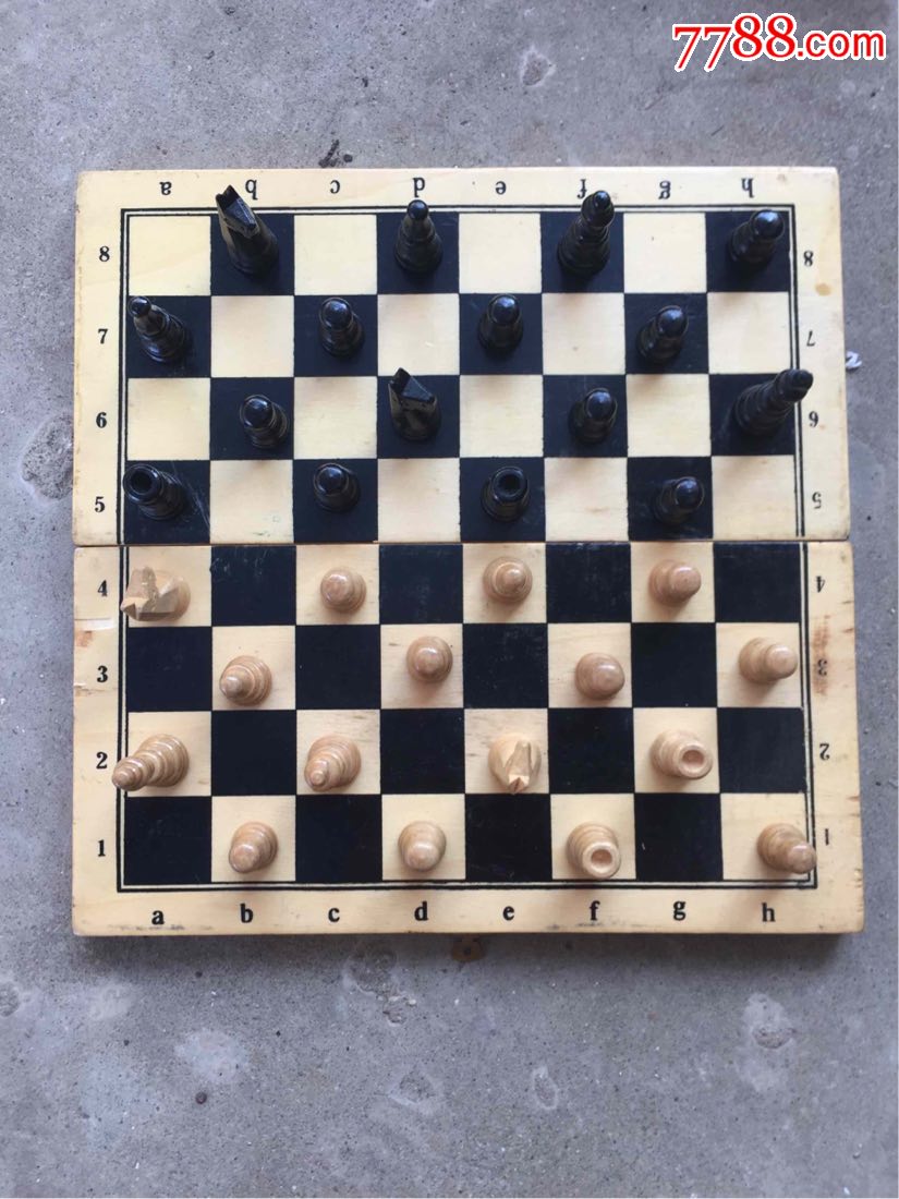 黑白两道跳棋一套