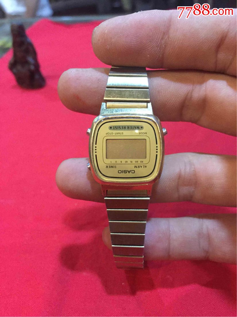 女款卡西欧电子表