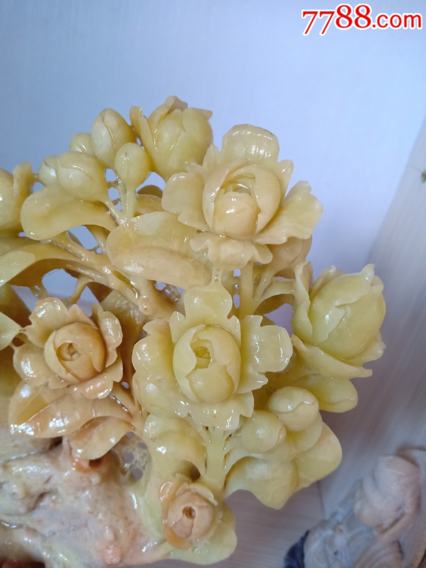青田石雕《花好月圆》摆件