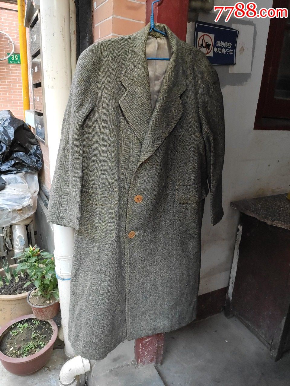 民国男呢大衣