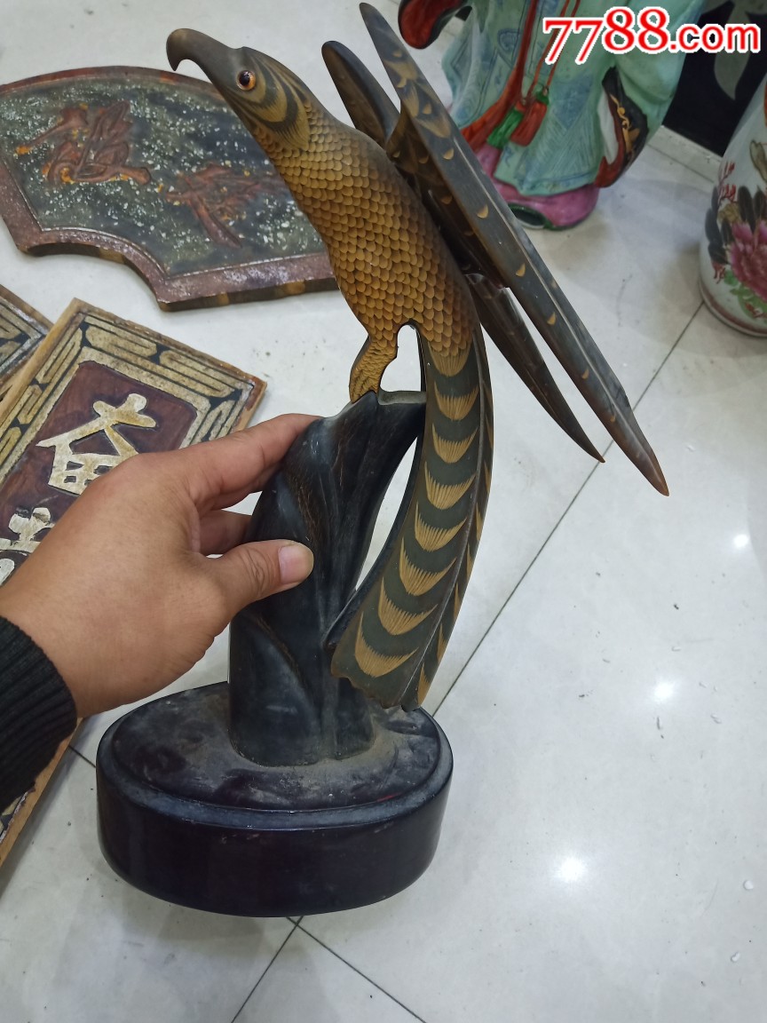 老牛角手工雕刻鹰大摆件!