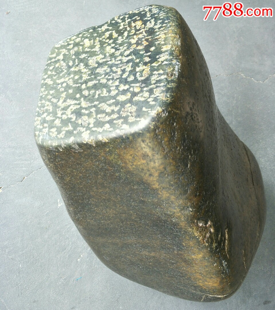 玛纳斯碧玉籽料原石图片