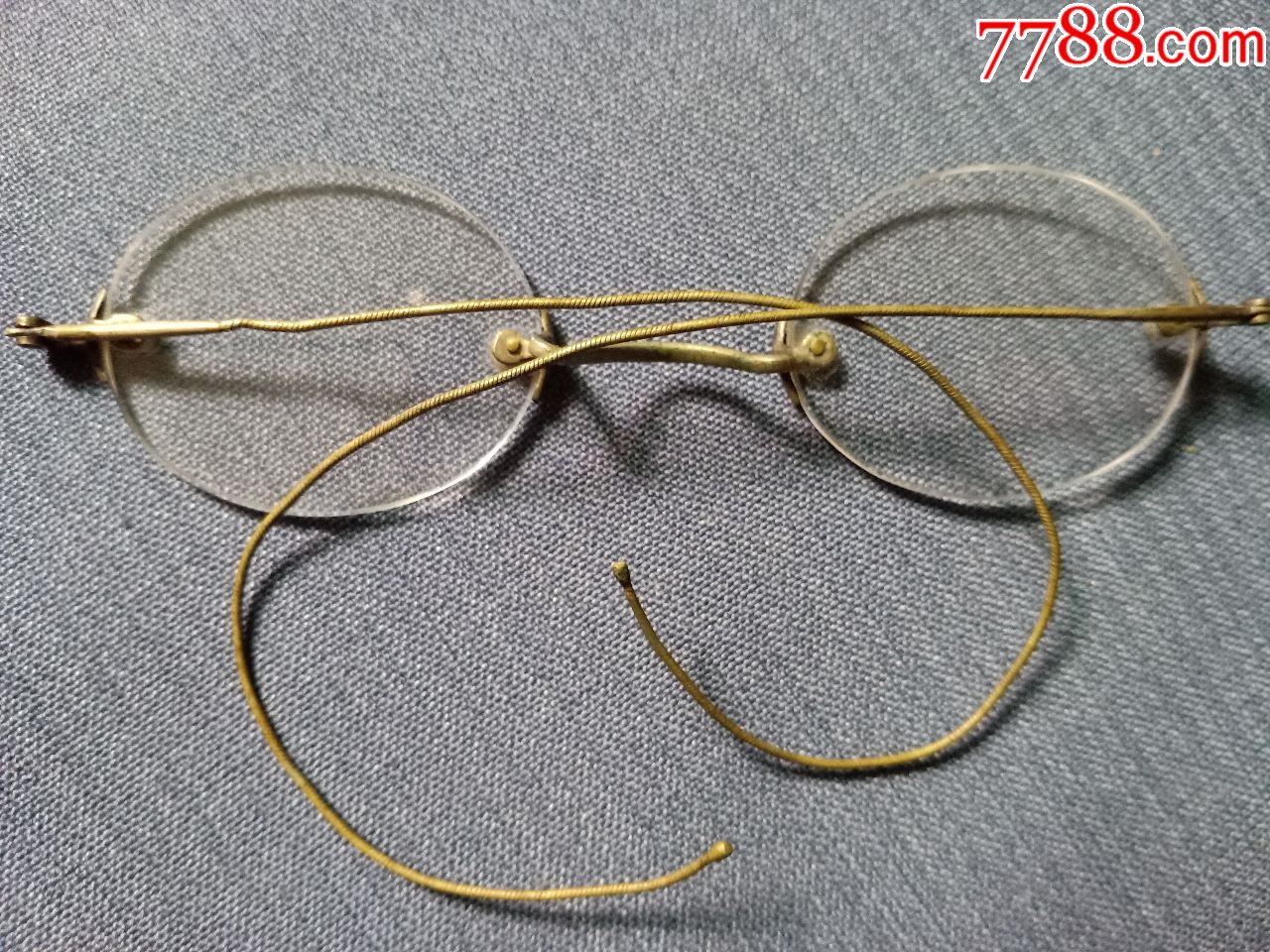 民国带原装诗词花卉外盒的周文华【金丝眼镜】(镜片为水晶)