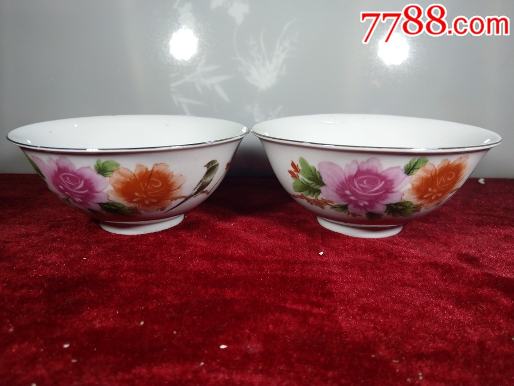早期新华瓷厂粉彩花鸟对碗