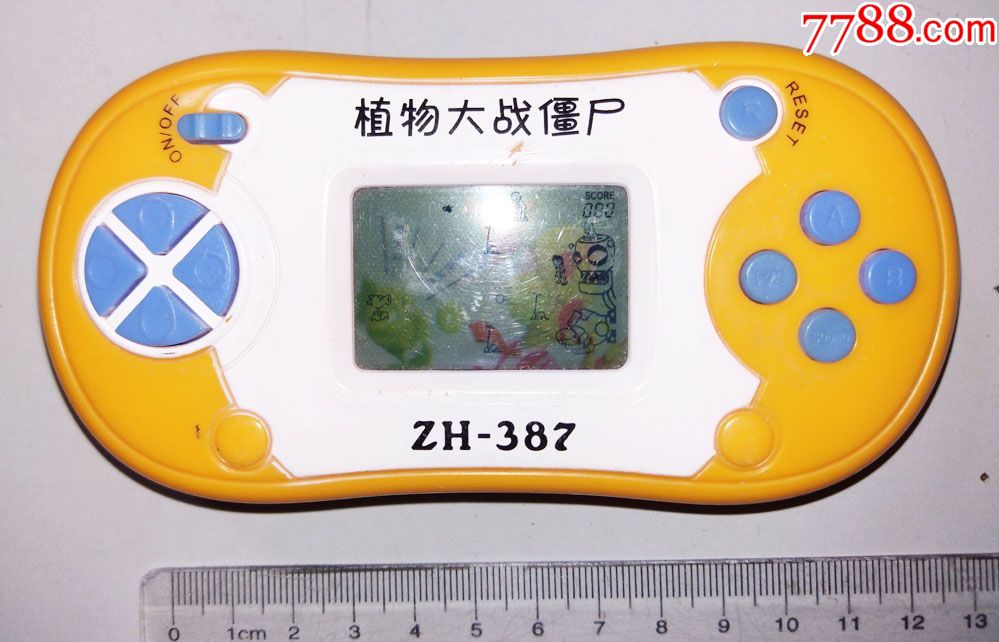 植物大战僵尸zh-387游戏机一个(装上电池能使用)