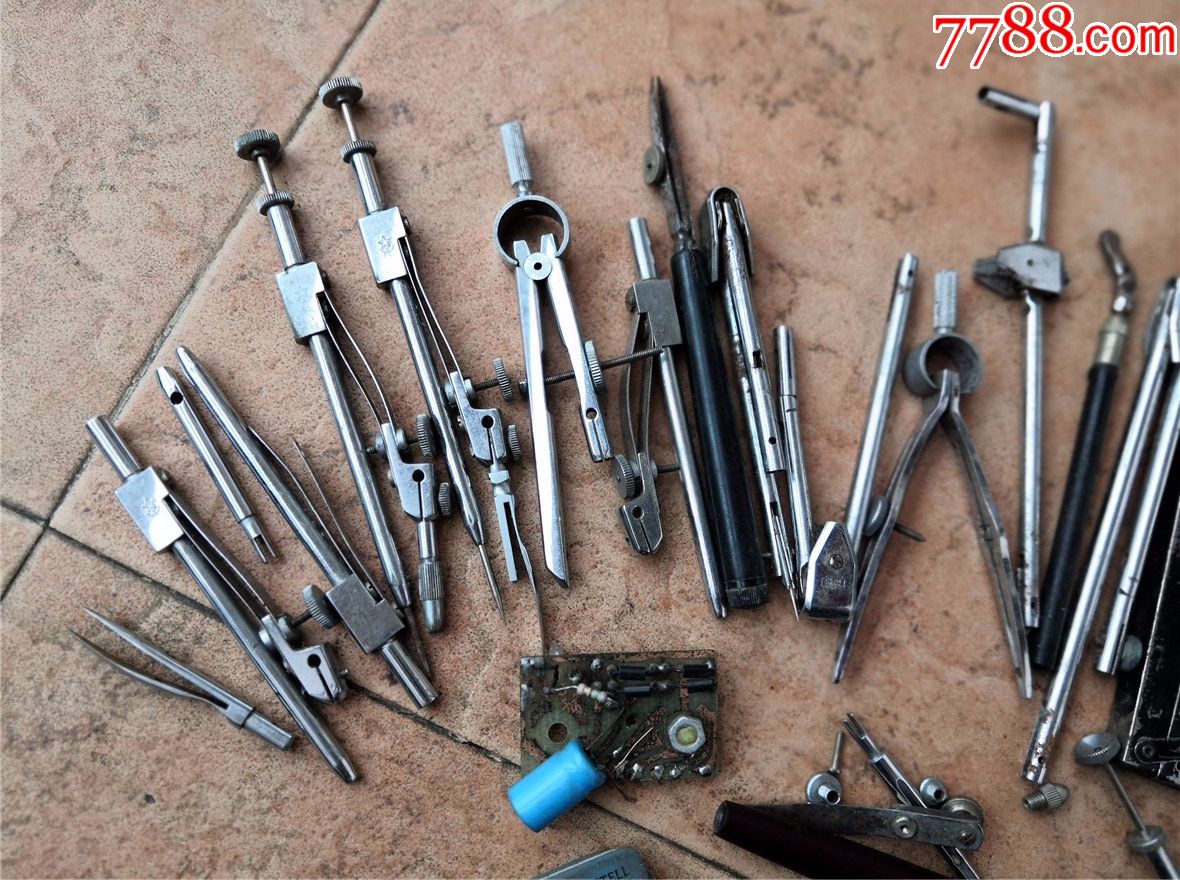 无托实拍-解放初老测绘员遗留各类国内外圆规配件一堆拍多少是多少