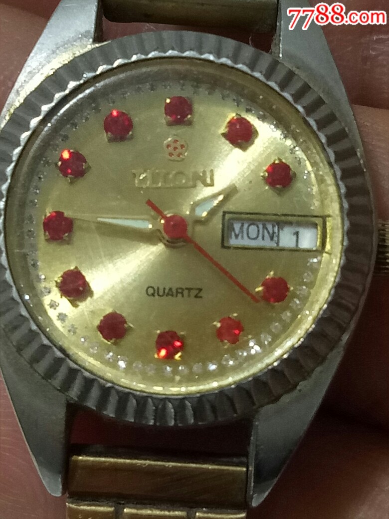 梅花镶红宝石表,品相如图