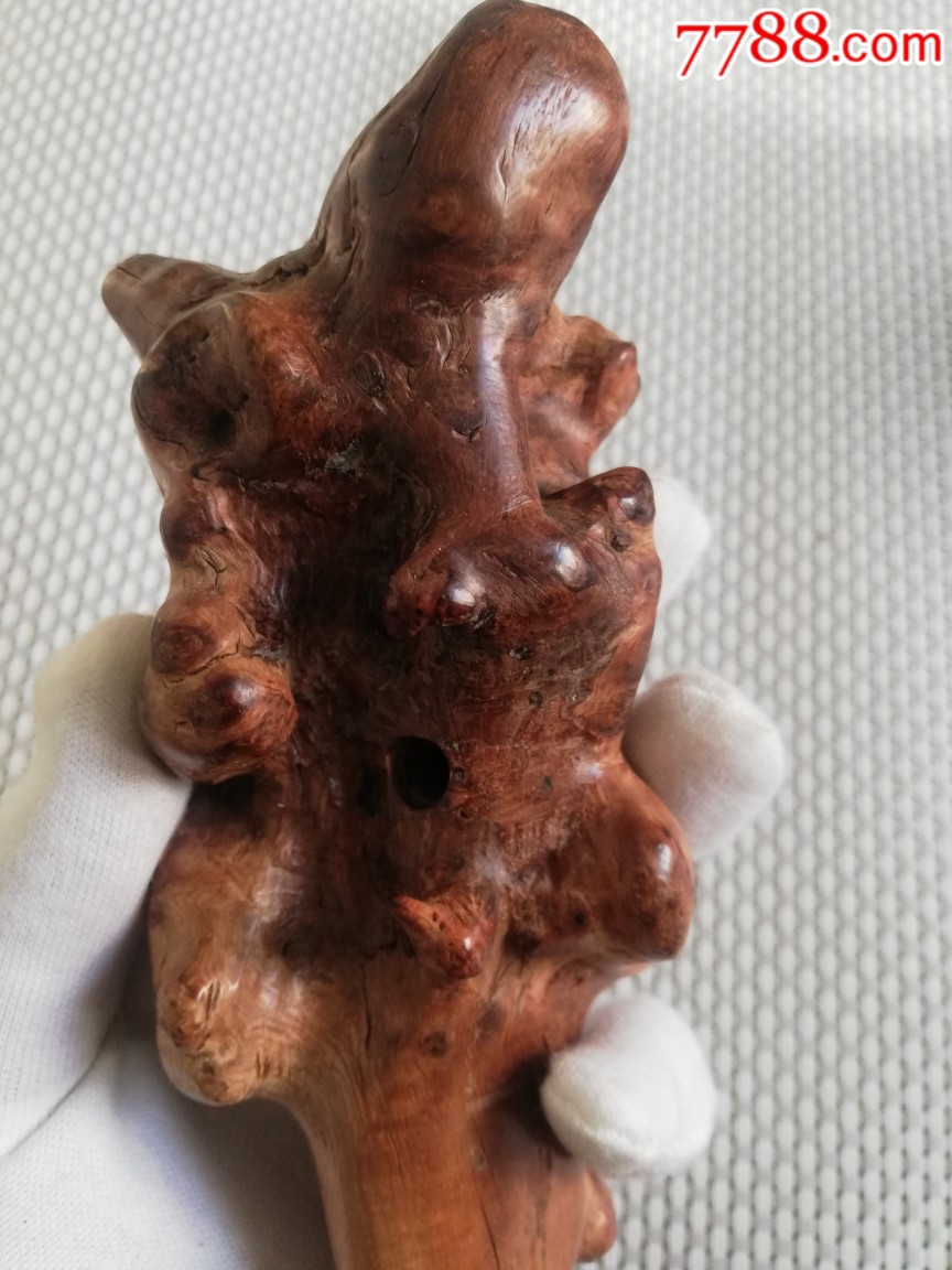 火琉璃烟嘴,像鳄鱼形.