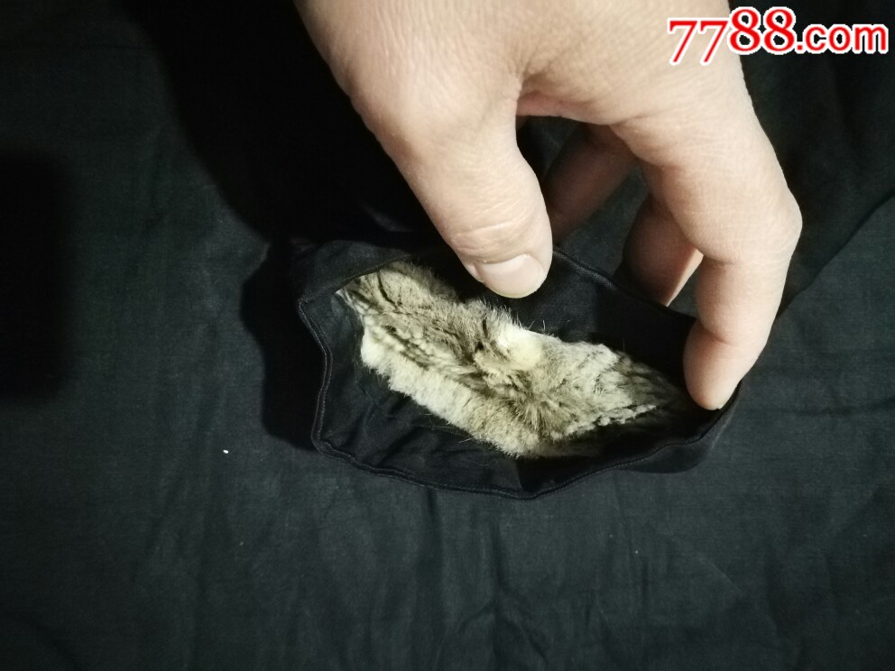 大襟带皮毛内胆的黑色衣服袄礼服