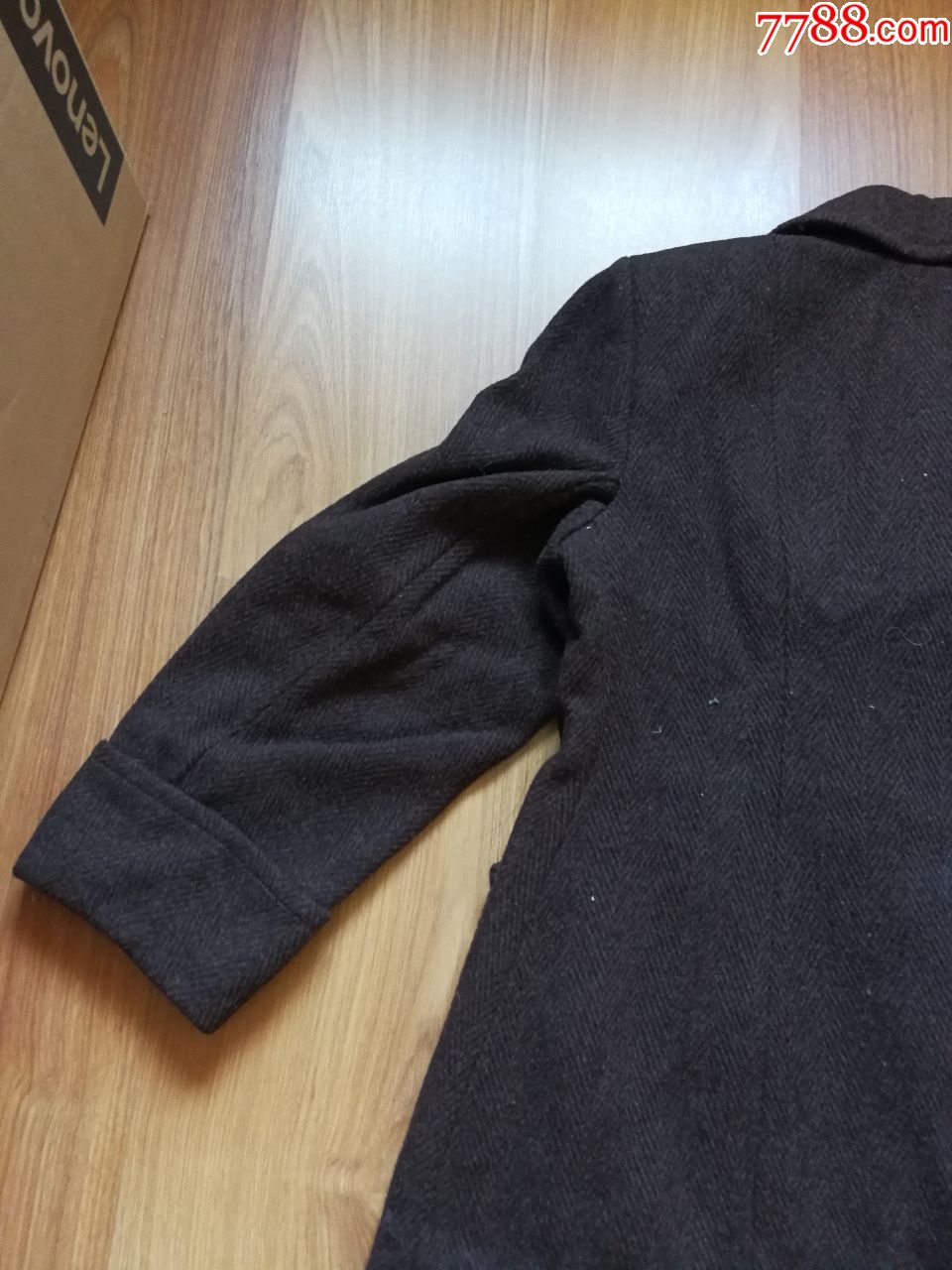 老式大有机玻璃扣呢子大衣