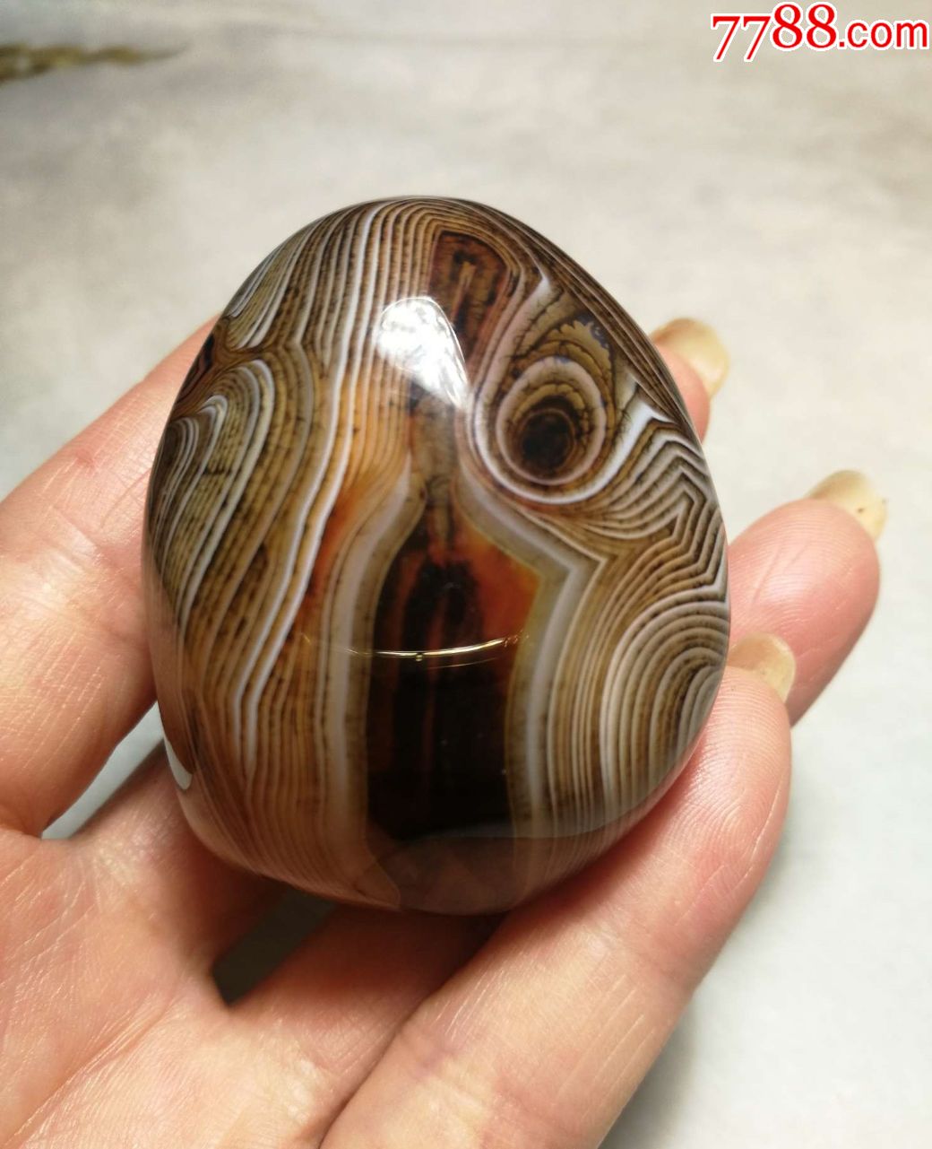 1632美轮美奂的缠丝玛瑙原石70克