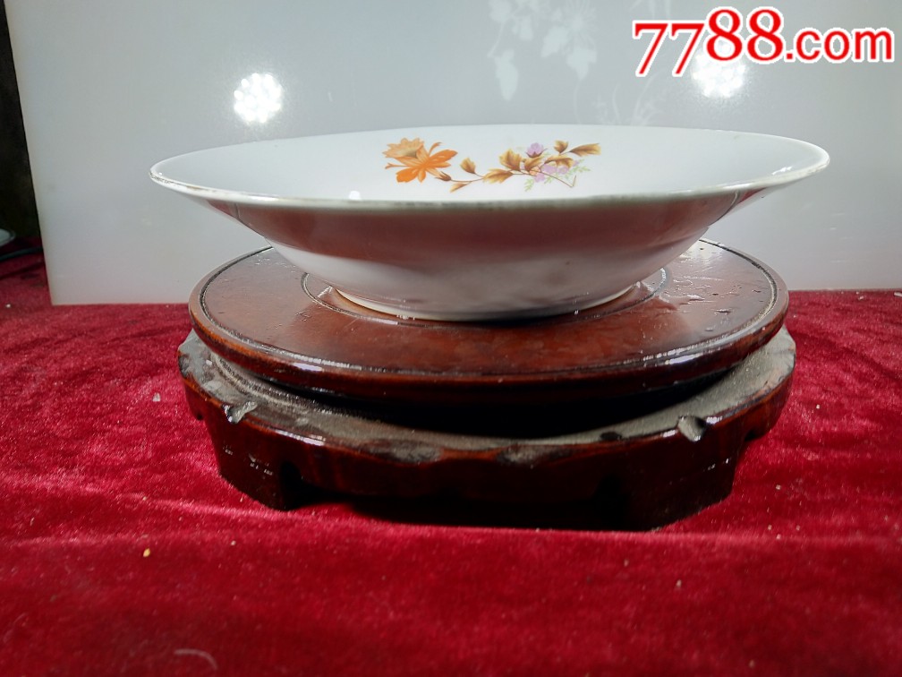 早期红星瓷厂粉彩茶花8寸汤盘