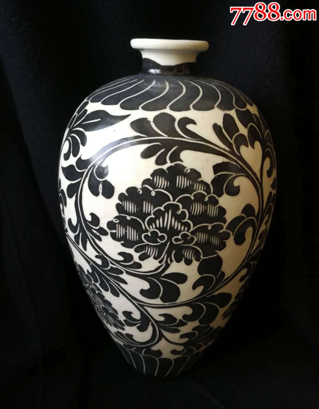 磁州窑缠枝牡丹纹梅瓶